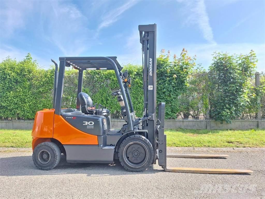 Doosan D30S 5 Montacargas - otros
