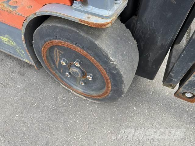 Toyota 7FBEU18 Otros