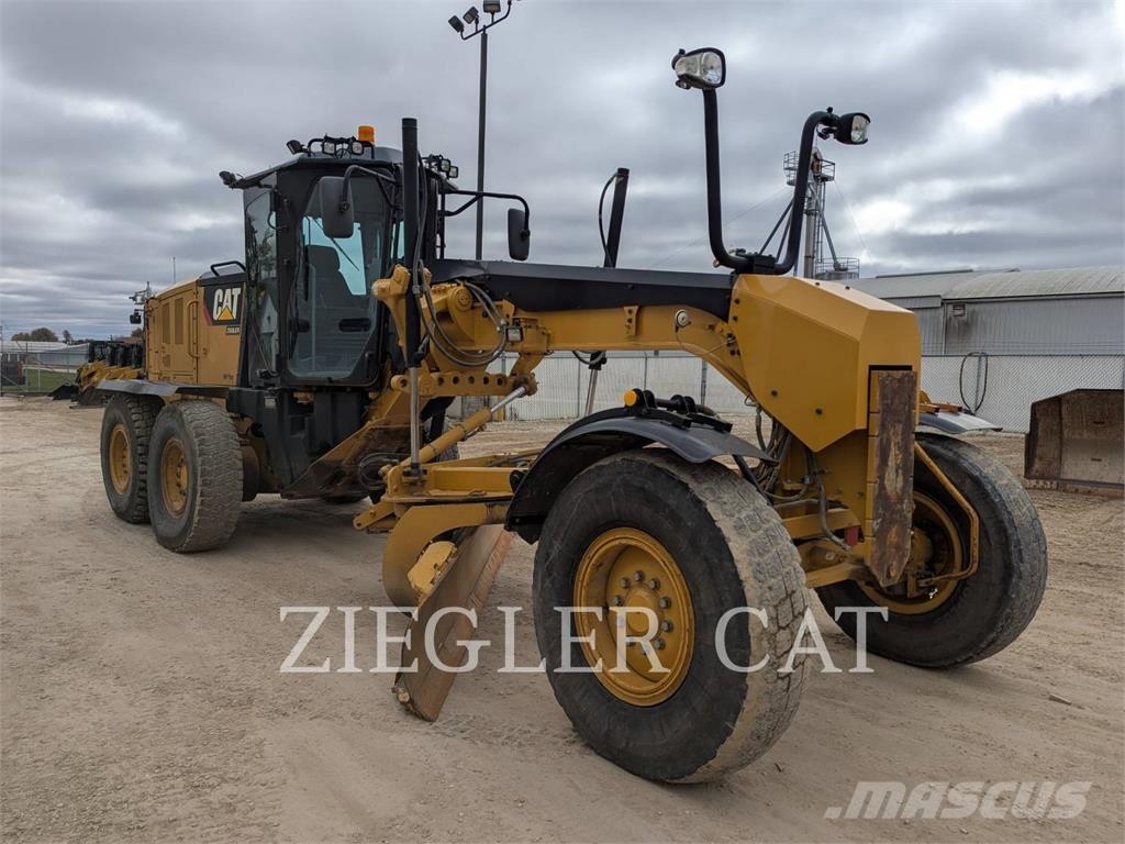 CAT 12M2 Niveladoras