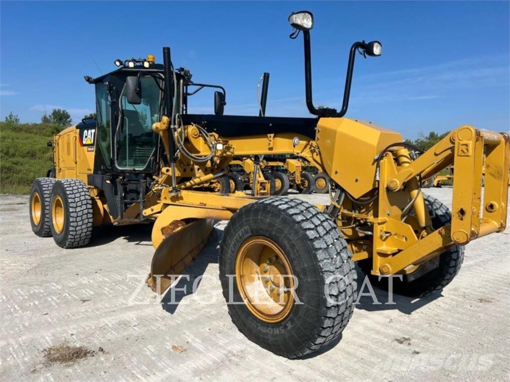 CAT 12M2 Niveladoras