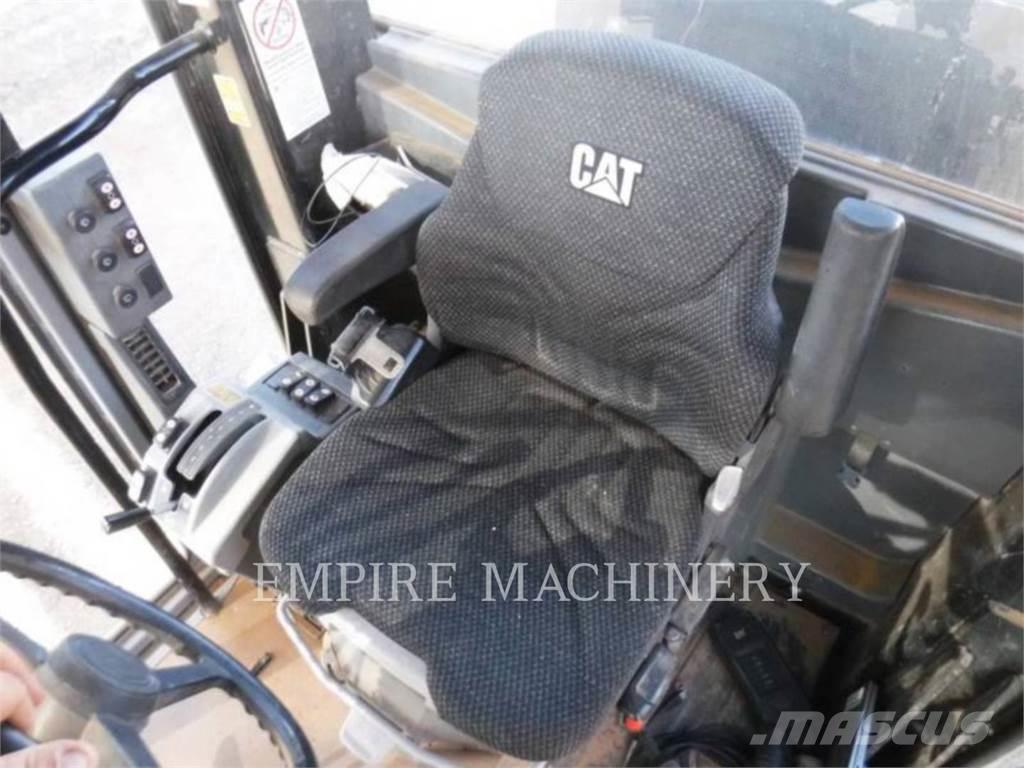 CAT 140-13 Niveladoras