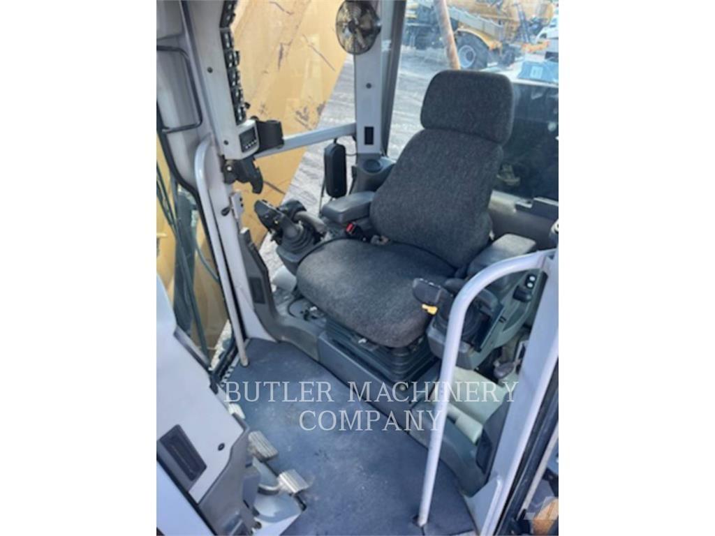 CAT 140 M2 Niveladoras