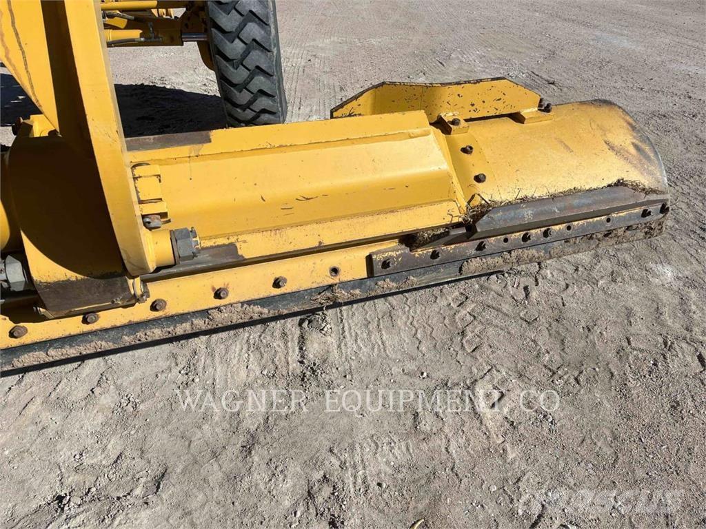 CAT 140M VHP+ Niveladoras