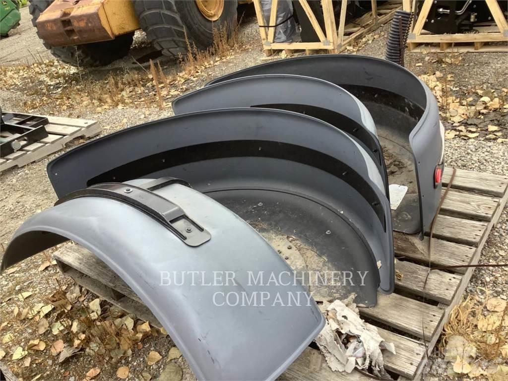 CAT 140M3REARFENDER Otros