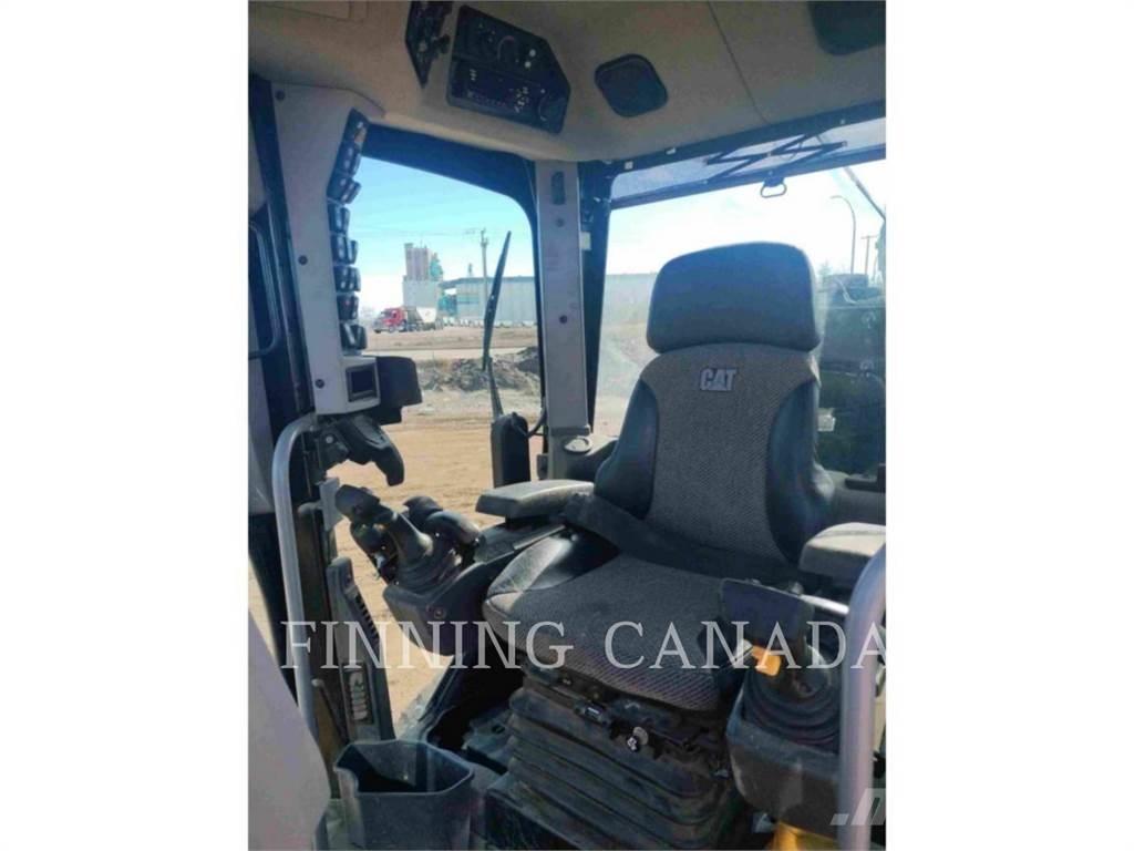 CAT 150-15 Niveladoras