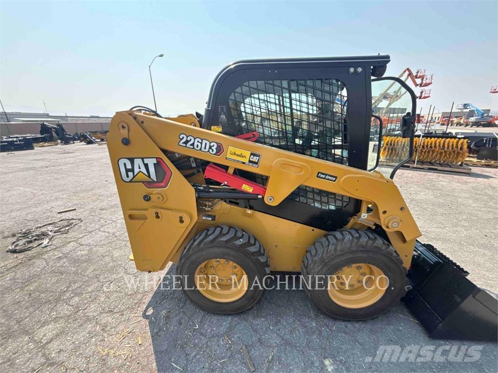 CAT 226D3 C3H2 Minicargadoras
