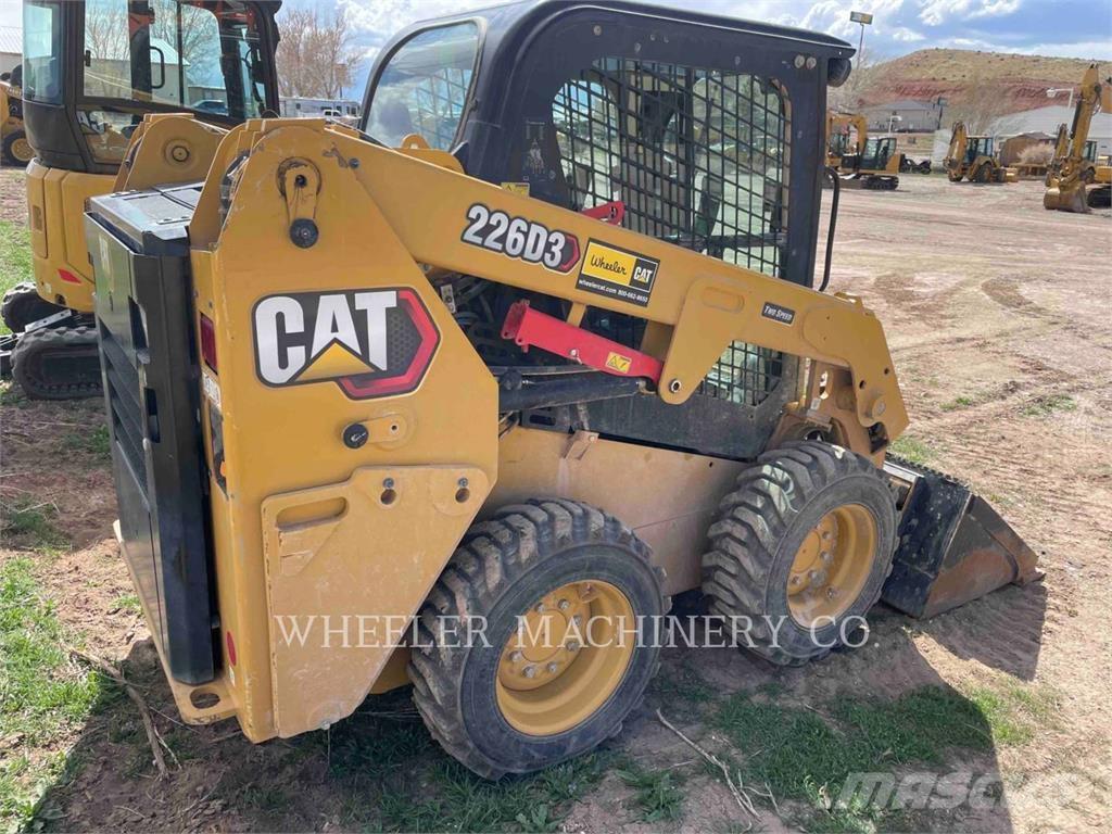 CAT 226D3 C3H2 Minicargadoras