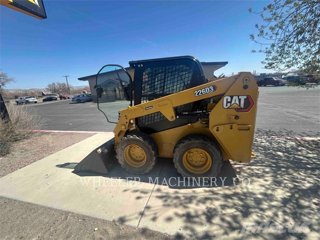 CAT 226D3 C3H2 Minicargadoras