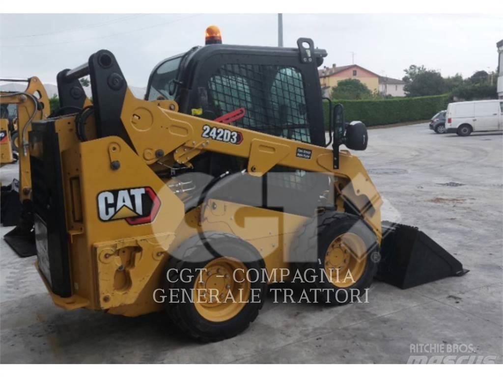 CAT 242D3 Minicargadoras