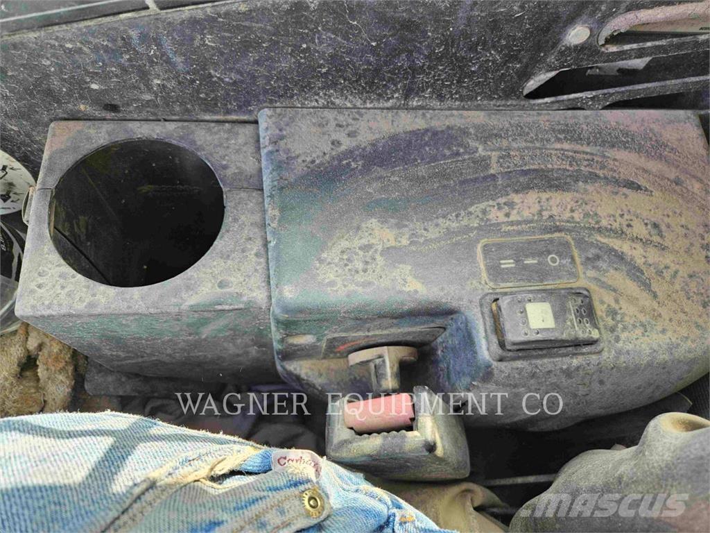 CAT 252 Minicargadoras