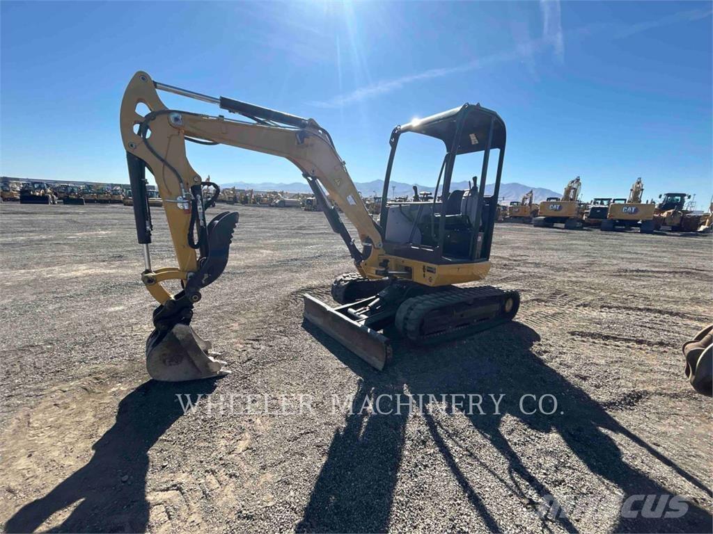 CAT 302.7DC1TH Excavadoras sobre orugas