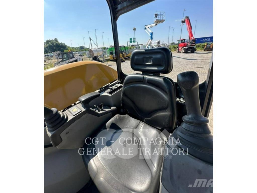 CAT 302.7DCR Excavadoras sobre orugas