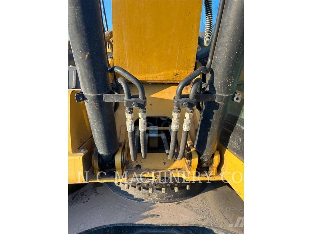 CAT 320 Excavadoras sobre orugas