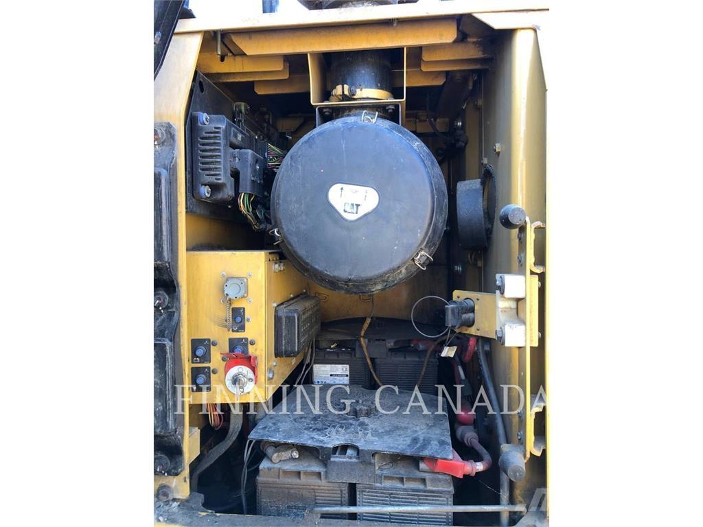 CAT 320D2 FM Excavadoras