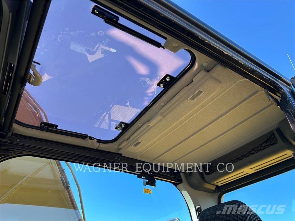 CAT 323 Excavadoras sobre orugas