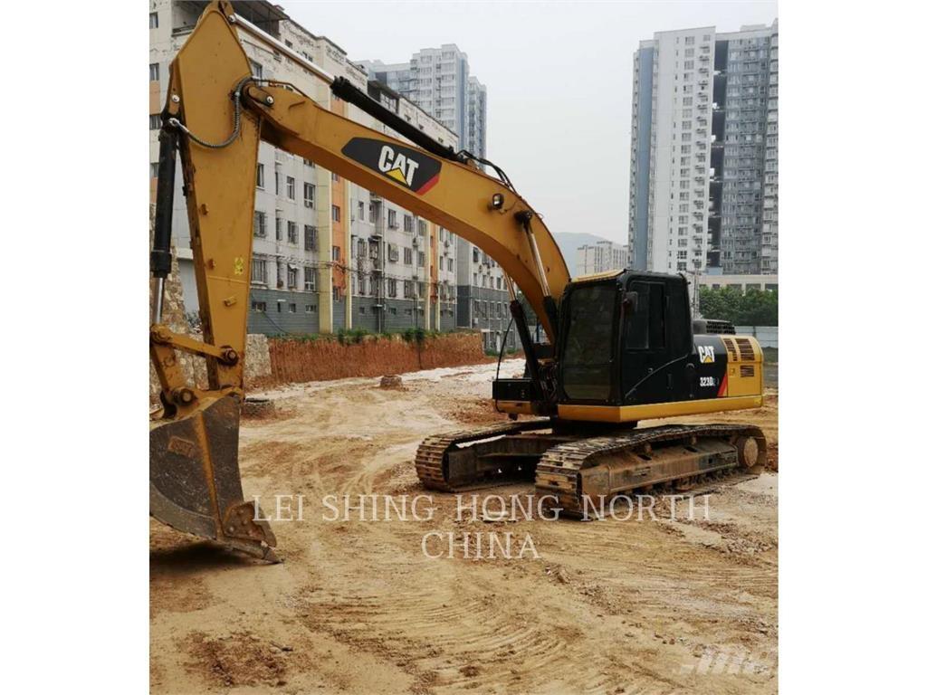CAT 323D2L Excavadoras sobre orugas