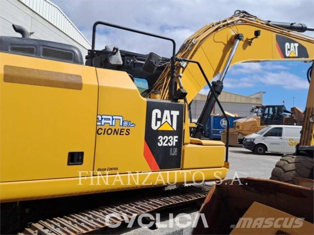 CAT 323F Excavadoras sobre orugas