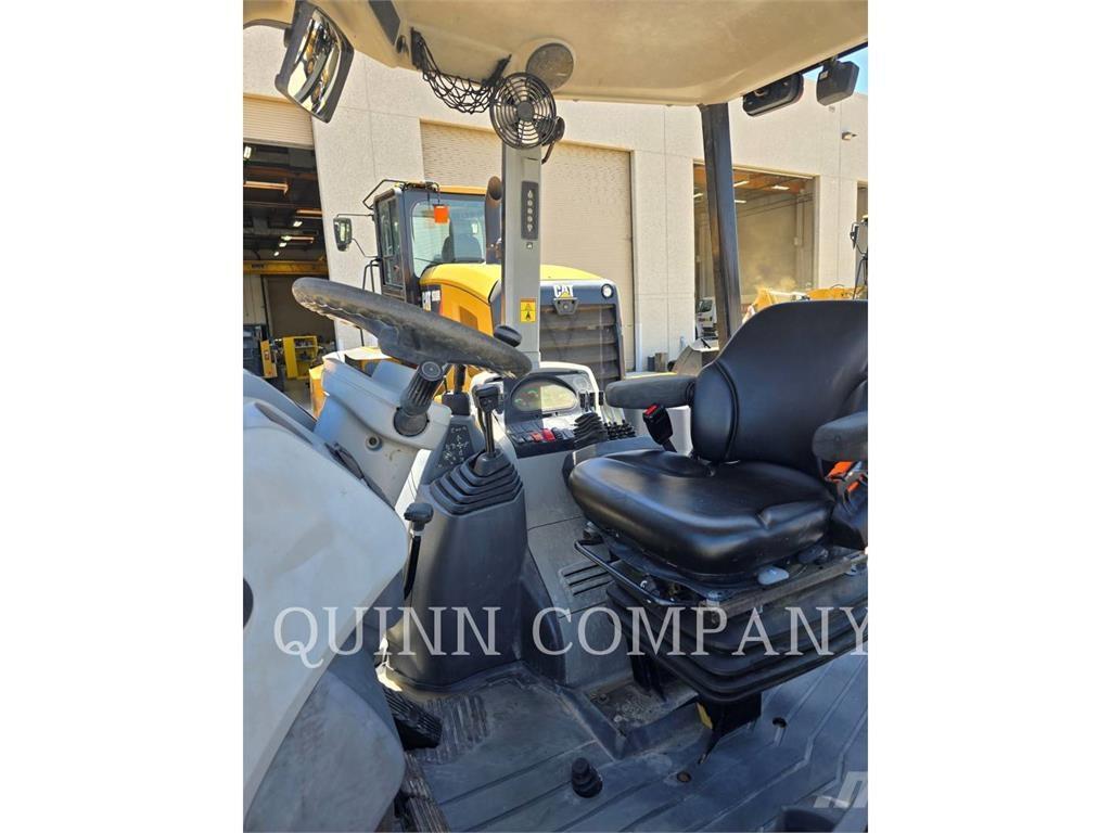 CAT 415F2 IL Retrocargadoras