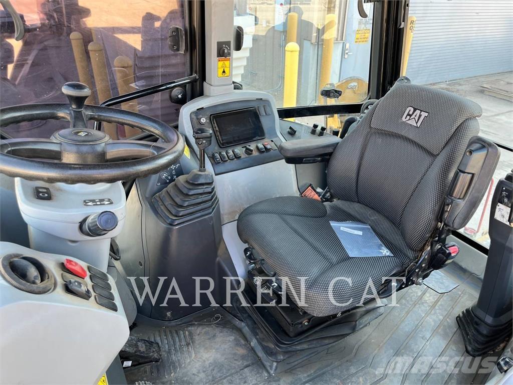 CAT 420 AE4 Retrocargadoras