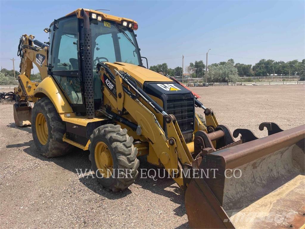 CAT 420F IT4WE Retrocargadoras
