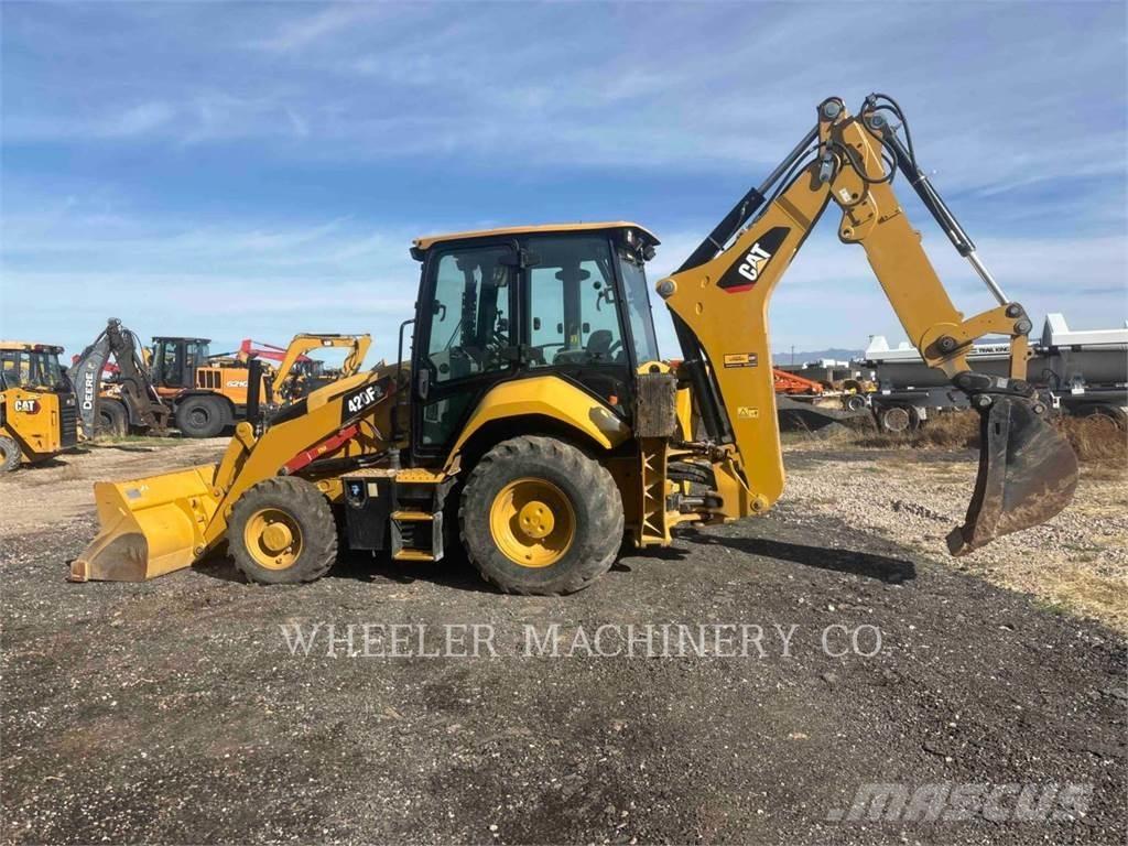 CAT 420F2 Retrocargadoras