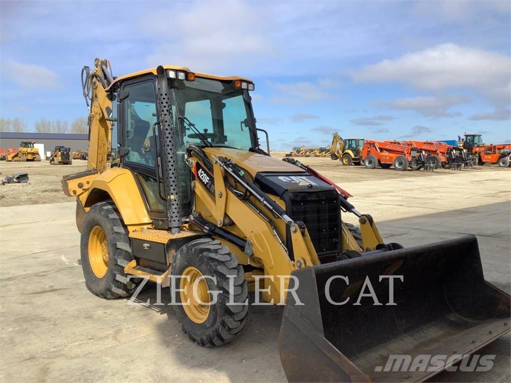 CAT 420F2 Retrocargadoras