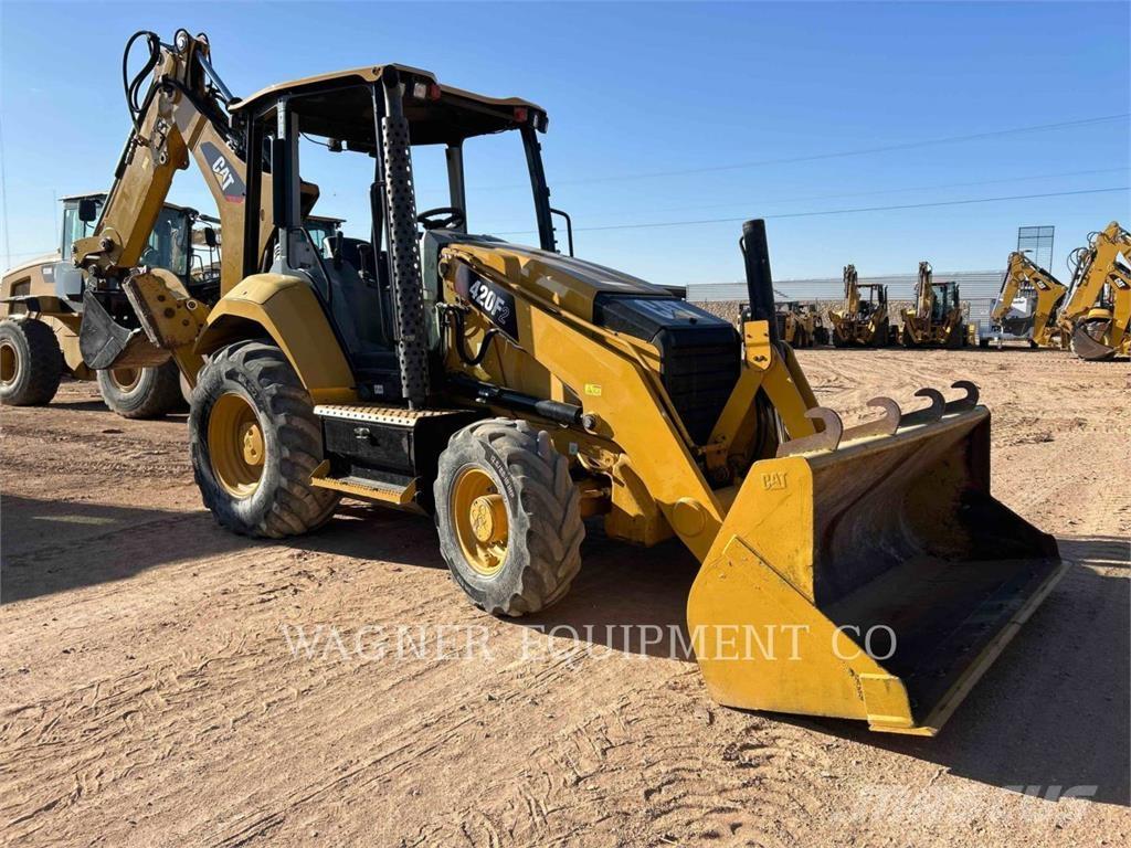 CAT 420F2 4WDE Retrocargadoras