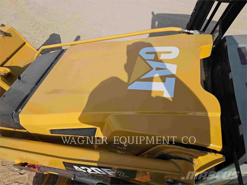 CAT 420F2 4WDS Retrocargadoras