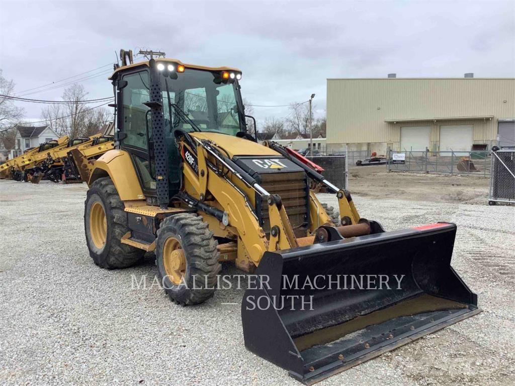 CAT 420F2IT Retrocargadoras