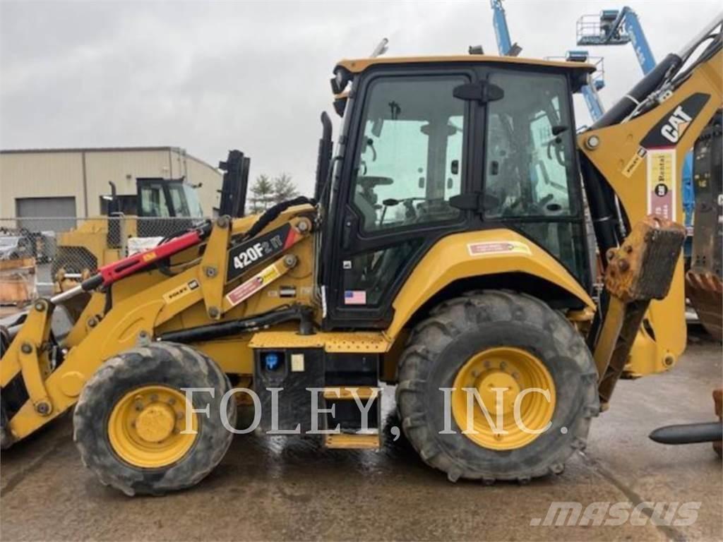 CAT 420F2IT Retrocargadoras