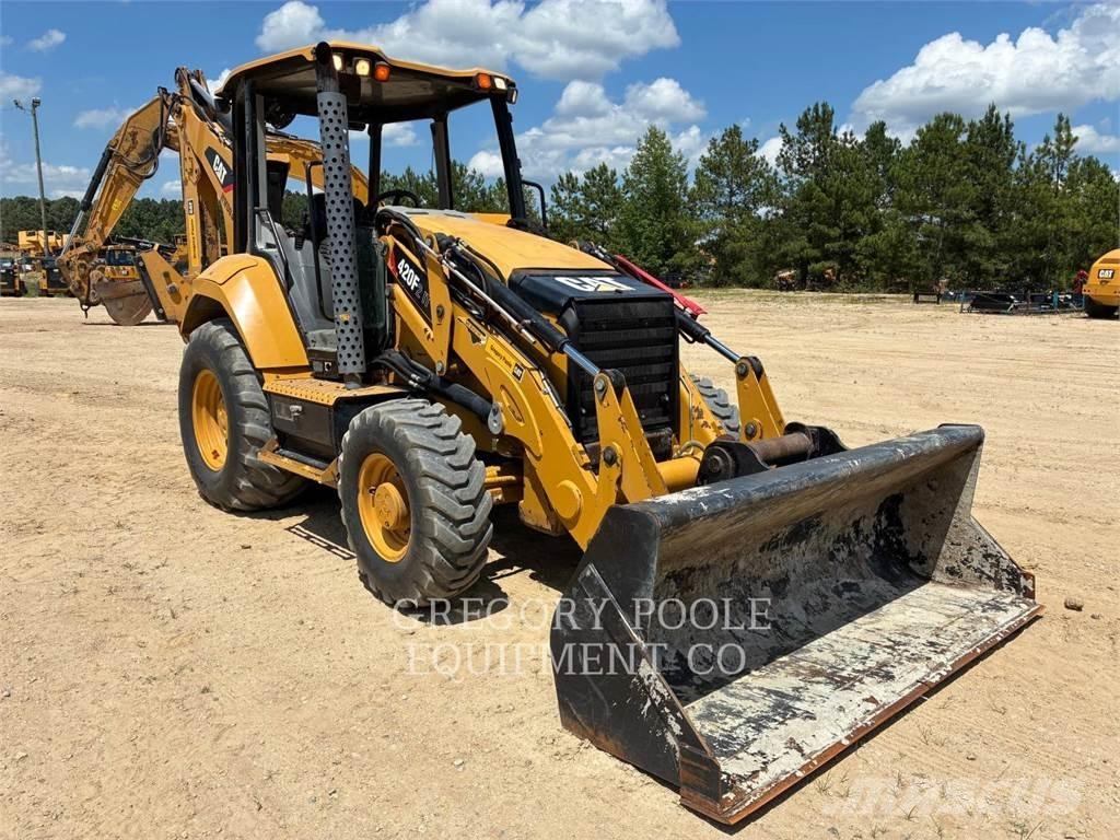 CAT 420F2IT Retrocargadoras
