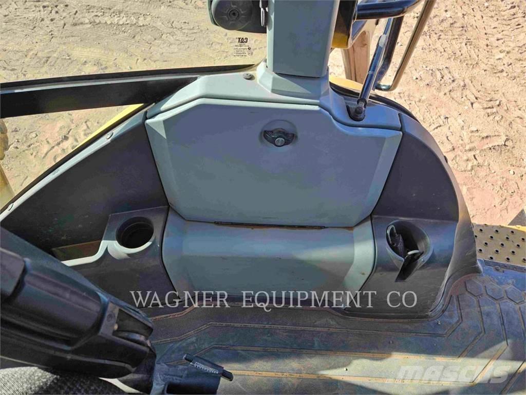 CAT 420F2ST Retrocargadoras