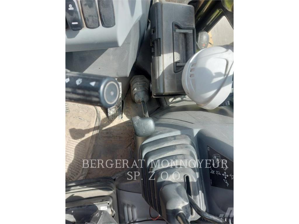 CAT 428 Retrocargadoras