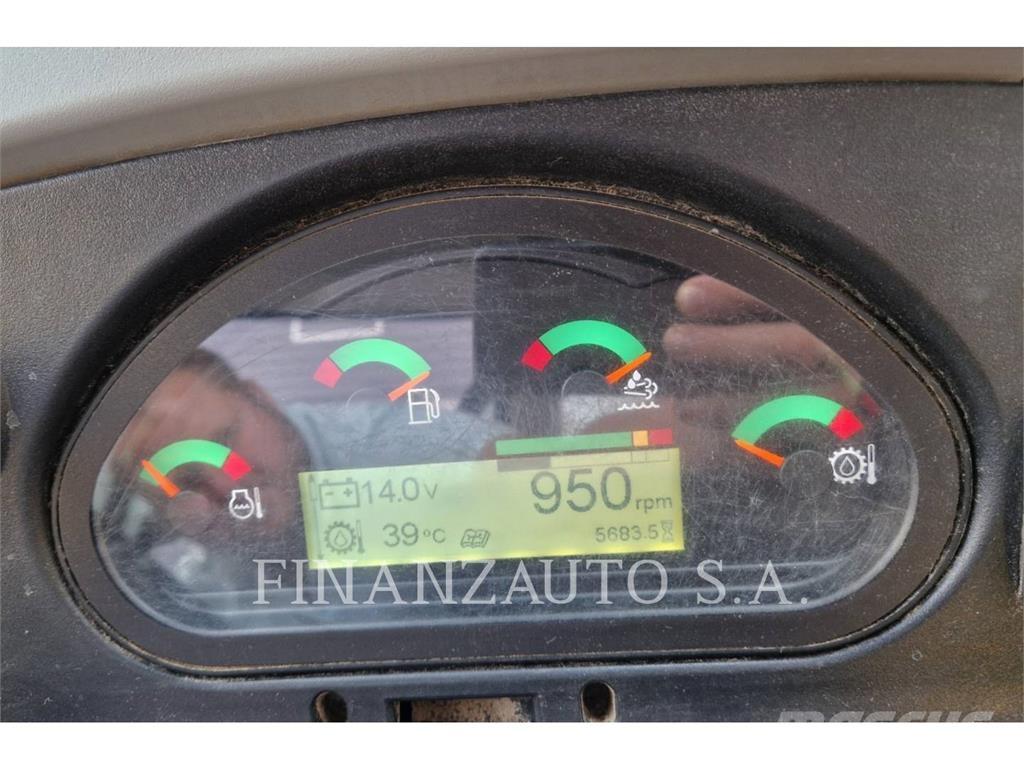 CAT 428F2 Retrocargadoras