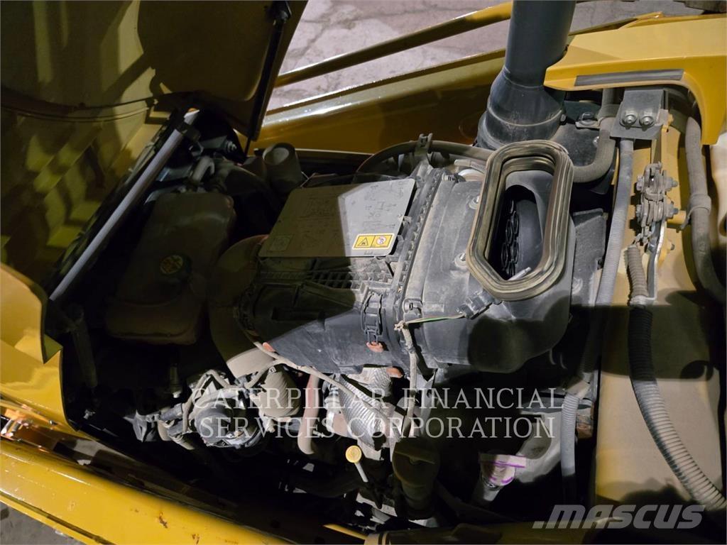 CAT 430 07A Retrocargadoras