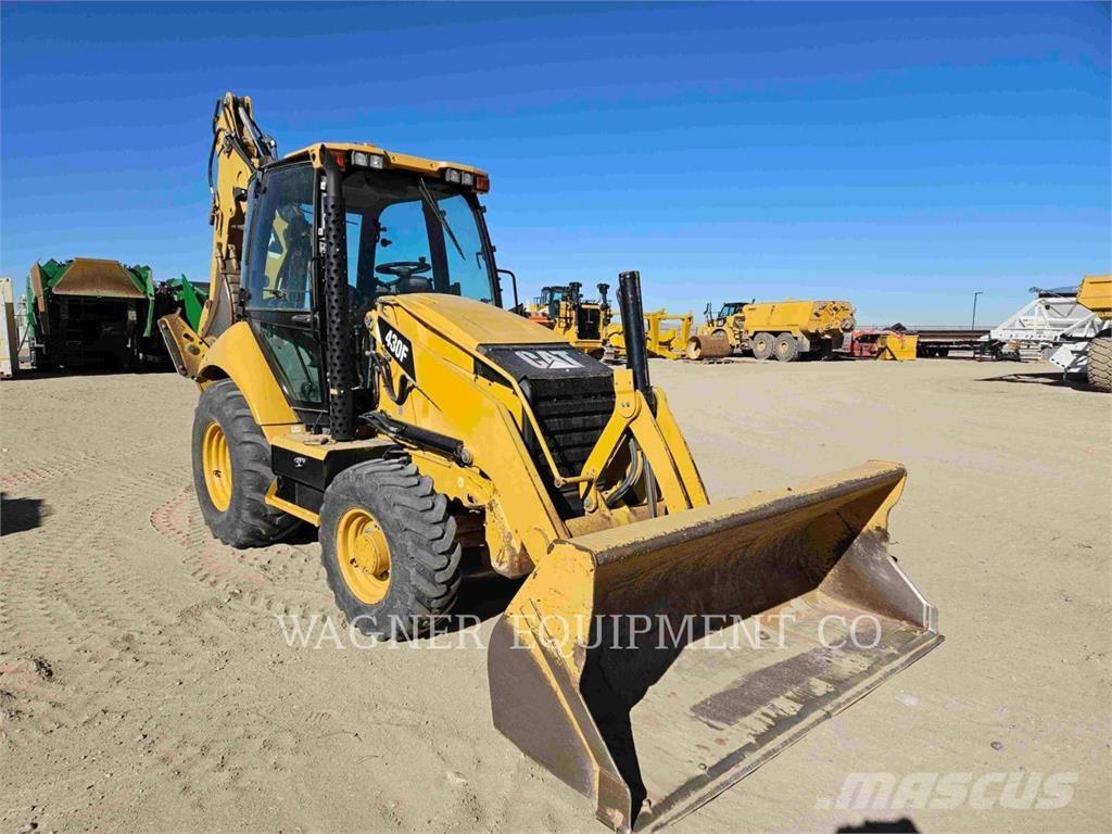 CAT 430F 4WD Retrocargadoras