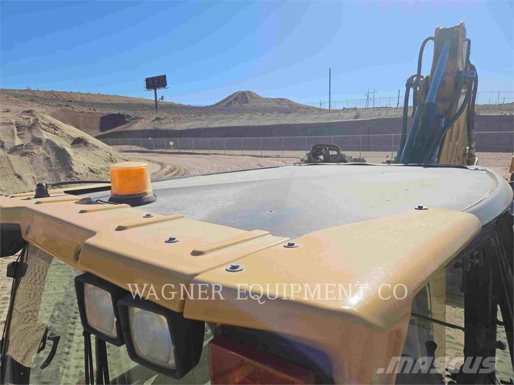 CAT 430F 4WD Retrocargadoras