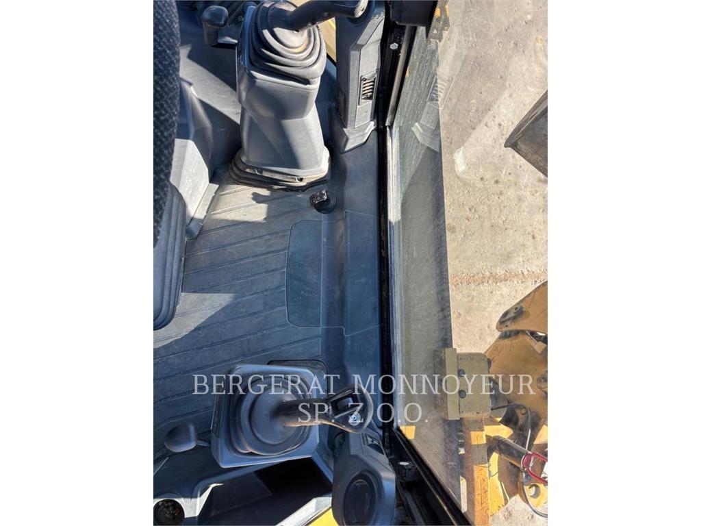 CAT 432F2 Retrocargadoras