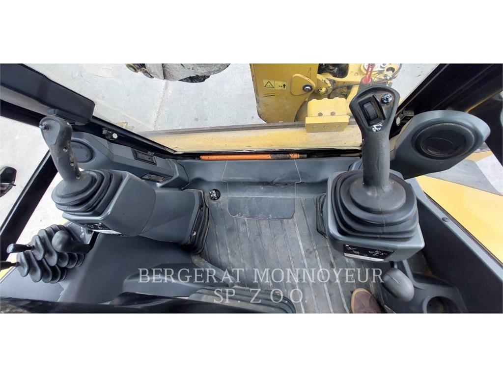 CAT 432F2 Retrocargadoras