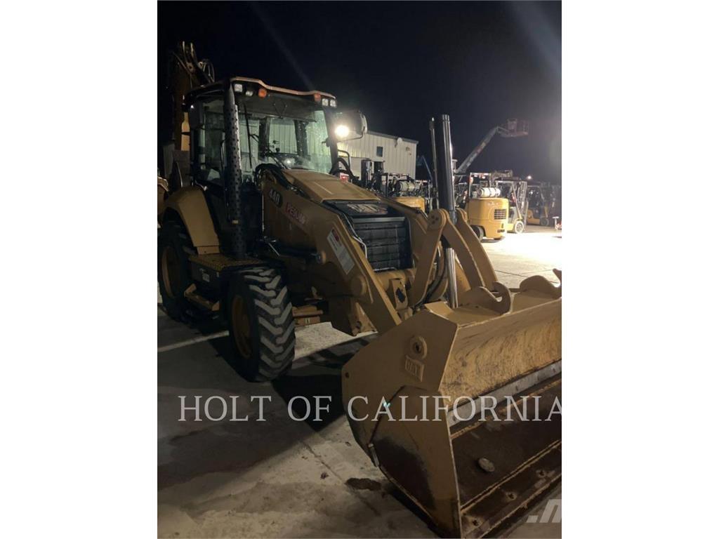 CAT 440 Retrocargadoras