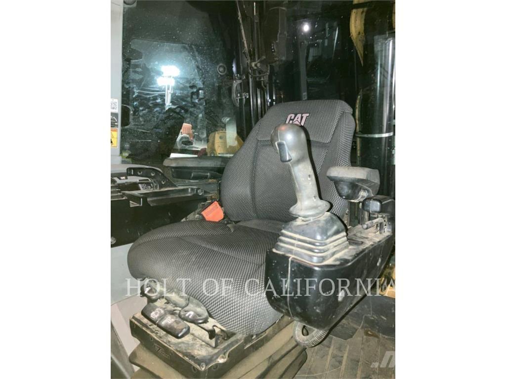 CAT 440 Retrocargadoras