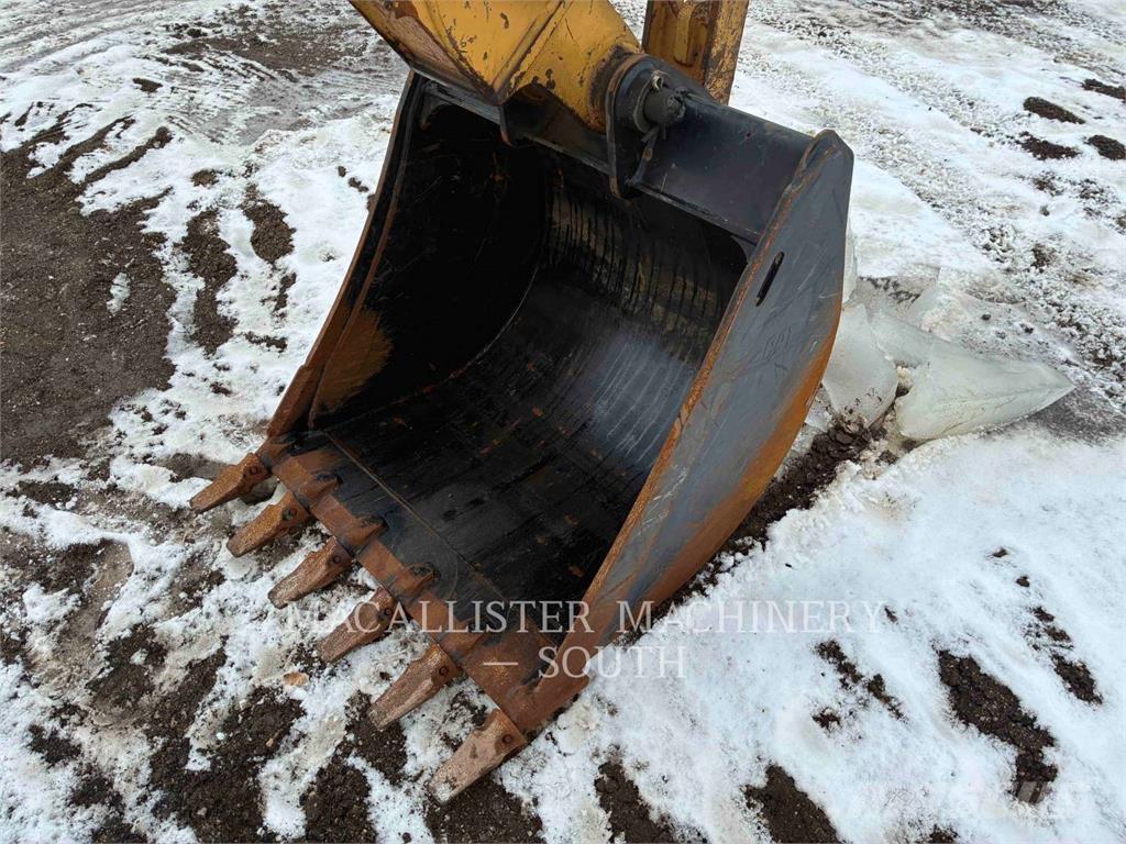 CAT 440 Retrocargadoras