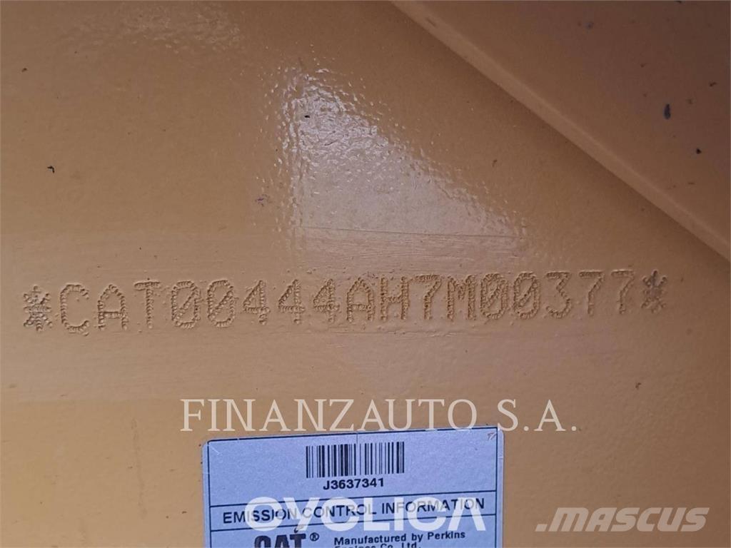 CAT 444 TRINITYB V Retrocargadoras