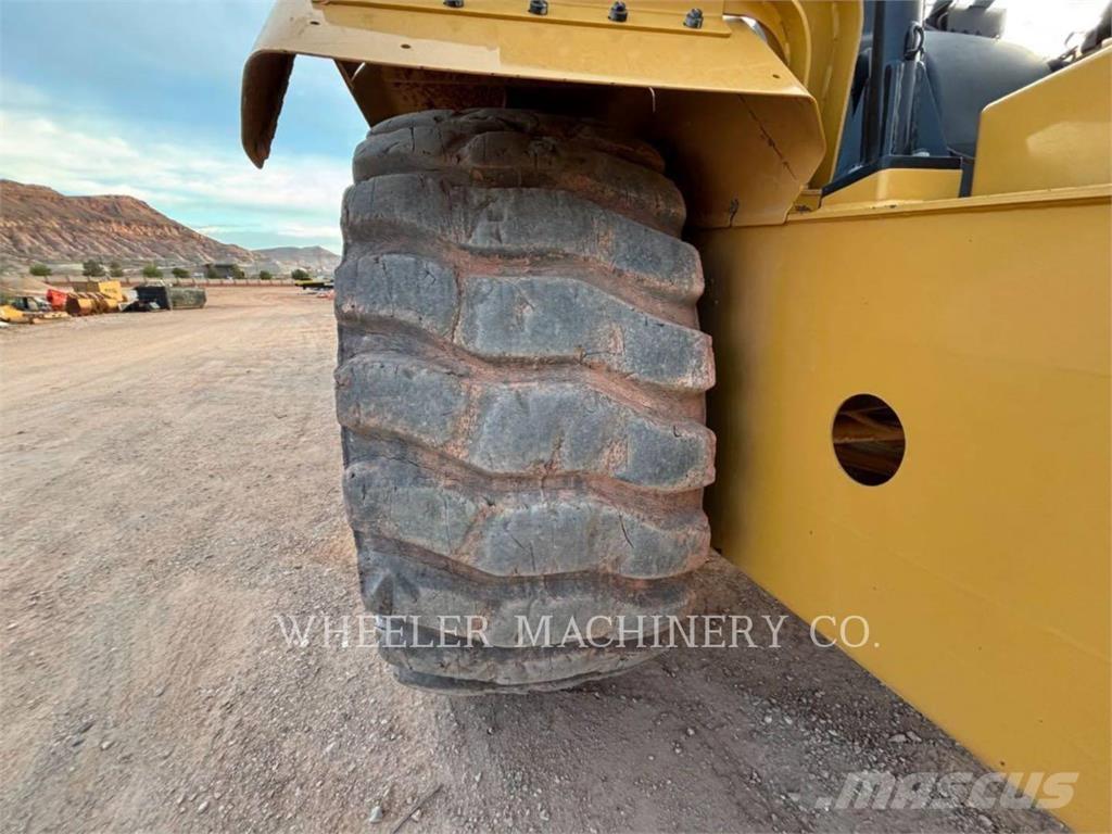 CAT 621K Raspadoras