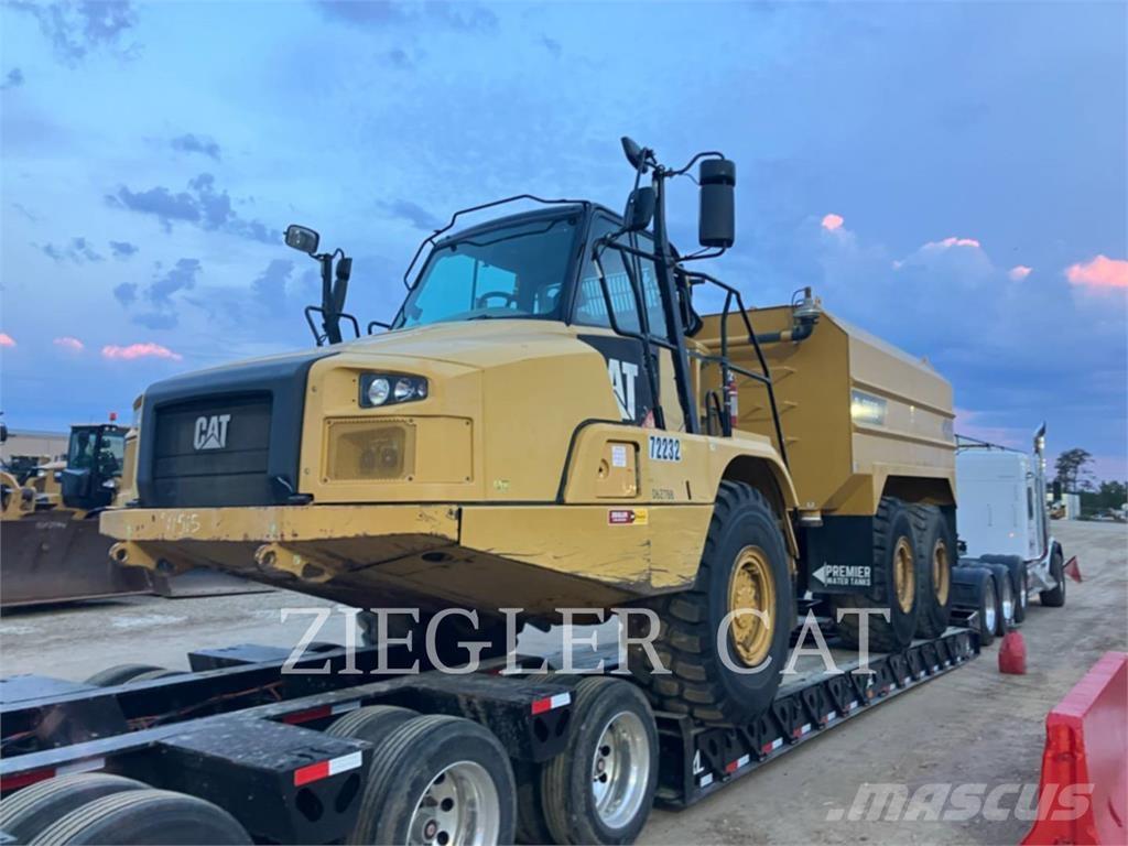 CAT 725CWT Camiones cisternas