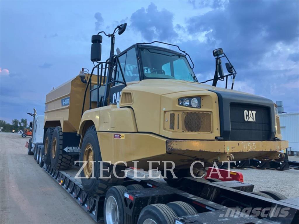 CAT 725CWT Camiones cisternas