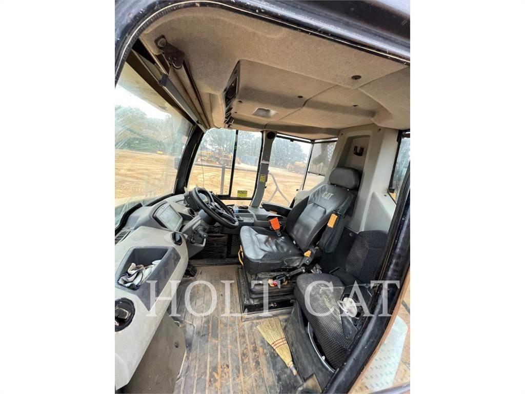 CAT 745-04 Camiones articulados