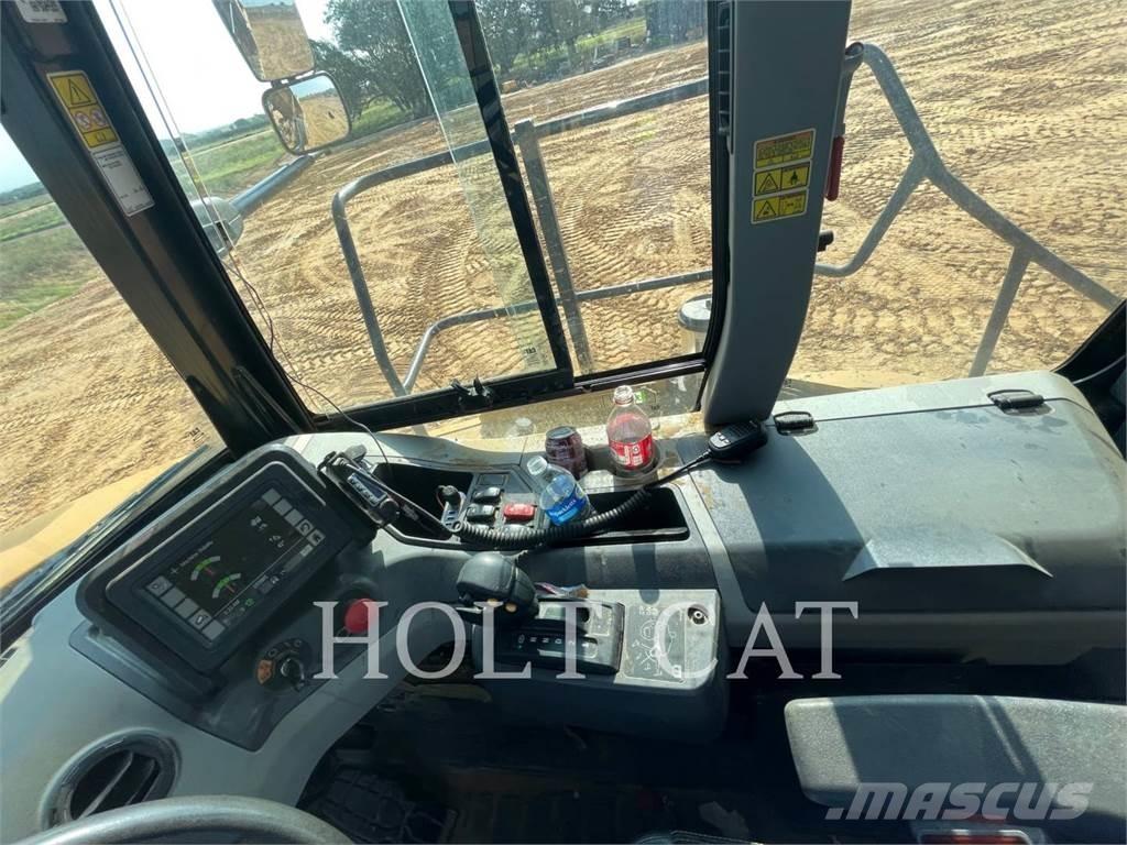 CAT 745-04 Camiones articulados