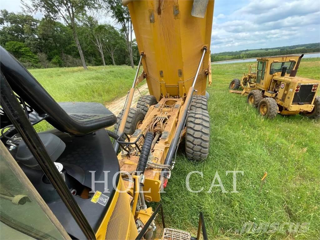 CAT 745-04 Camiones articulados