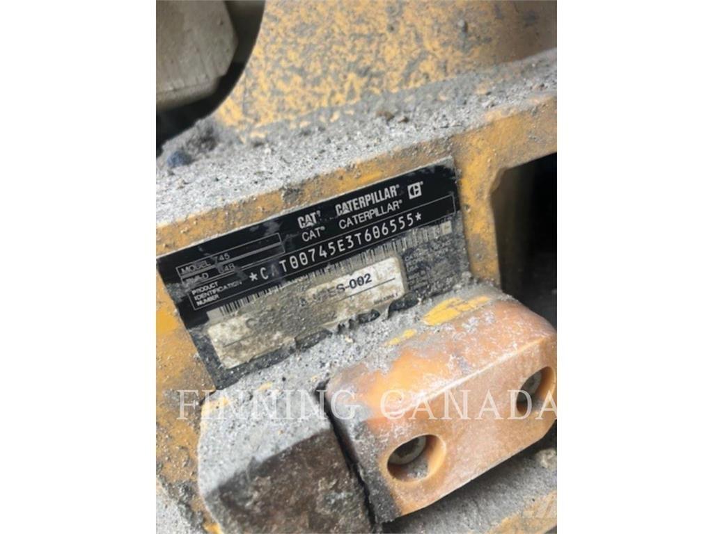 CAT 745-04 Camiones articulados